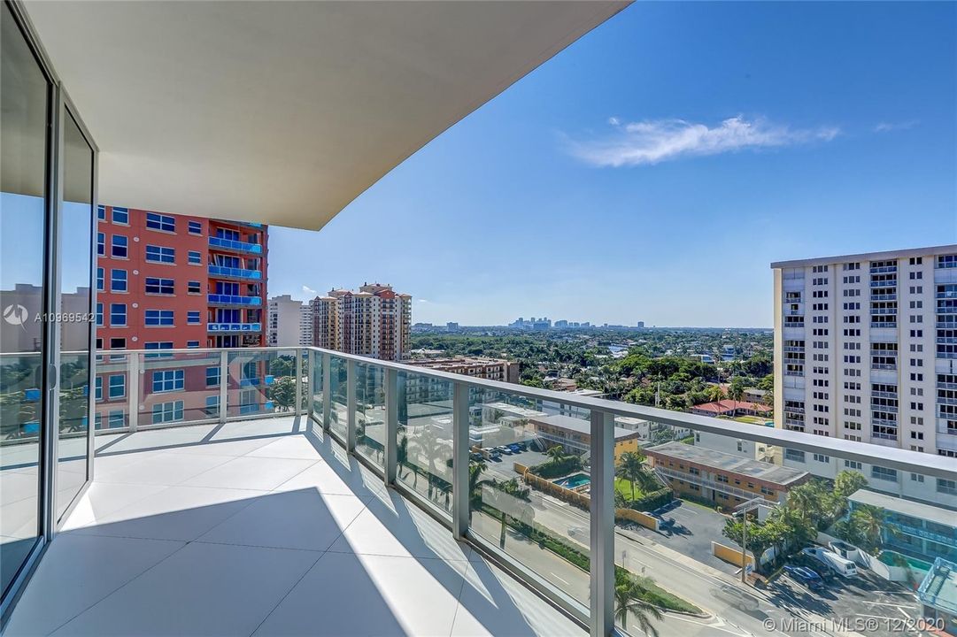 Недавно продано: $4,595,000 (4 спален, 5 ванн, 3500 Квадратных фут)