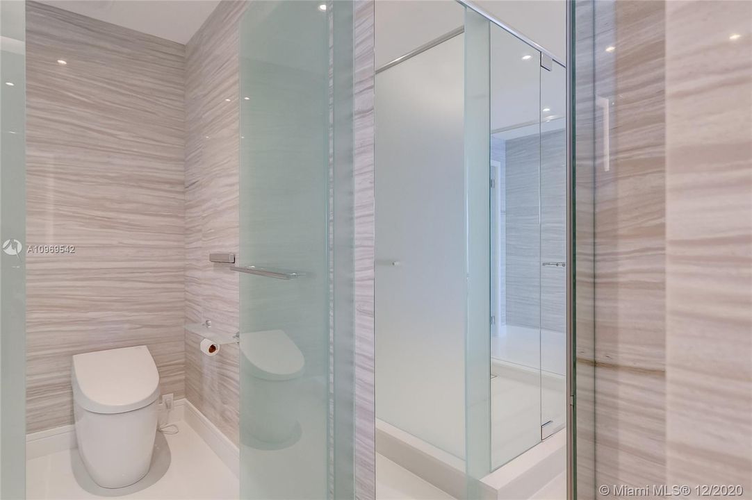 Недавно продано: $4,595,000 (4 спален, 5 ванн, 3500 Квадратных фут)