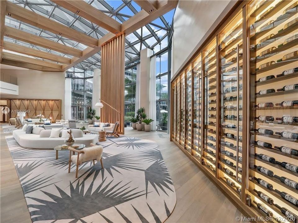 Недавно продано: $4,595,000 (4 спален, 5 ванн, 3500 Квадратных фут)