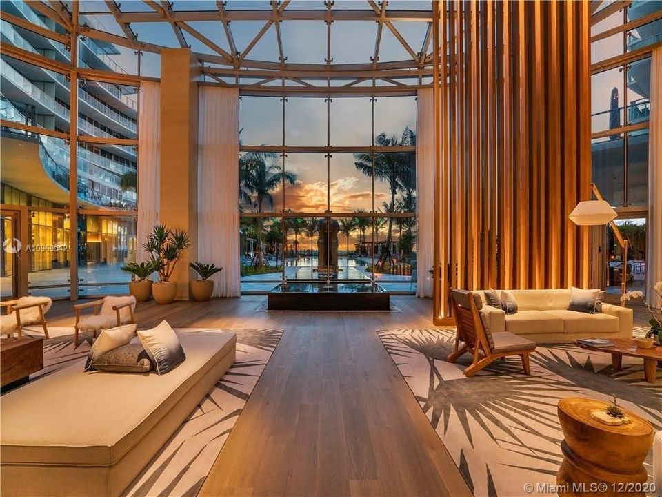 Недавно продано: $4,595,000 (4 спален, 5 ванн, 3500 Квадратных фут)