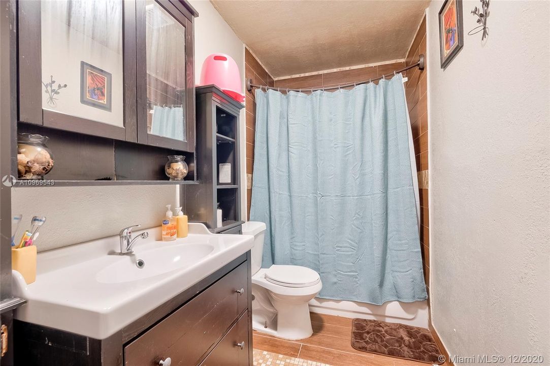 Vendido Recientemente: $215,000 (3 camas, 1 baños, 1112 Pies cuadrados)