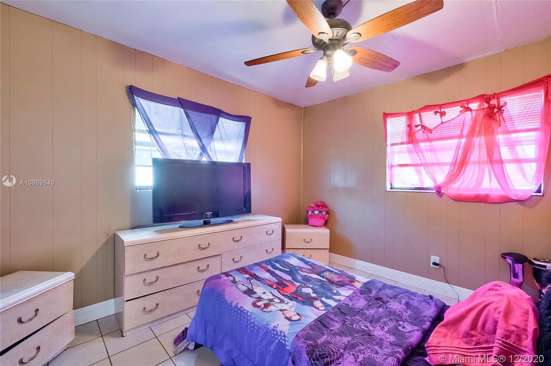 Vendido Recientemente: $215,000 (3 camas, 1 baños, 1112 Pies cuadrados)