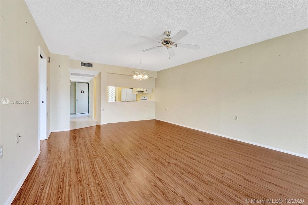 Recently Sold: $109,900 (2 beds, 2 baths, 1119 Square Feet)