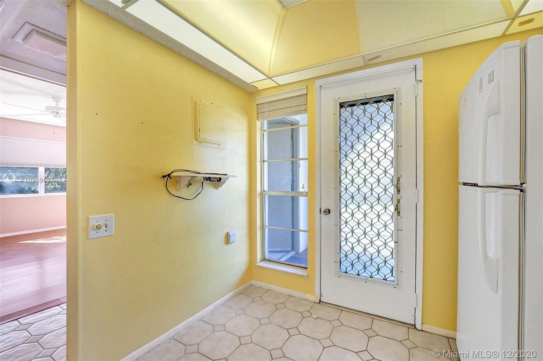 Recently Sold: $109,900 (2 beds, 2 baths, 1119 Square Feet)