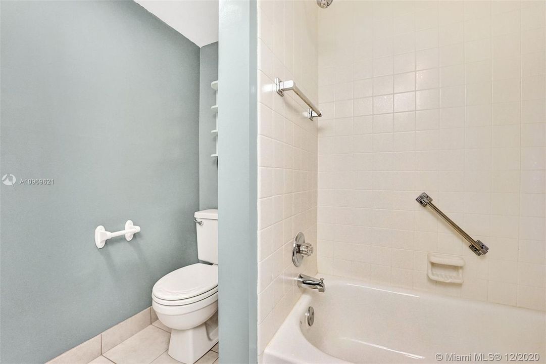 Recently Sold: $109,900 (2 beds, 2 baths, 1119 Square Feet)