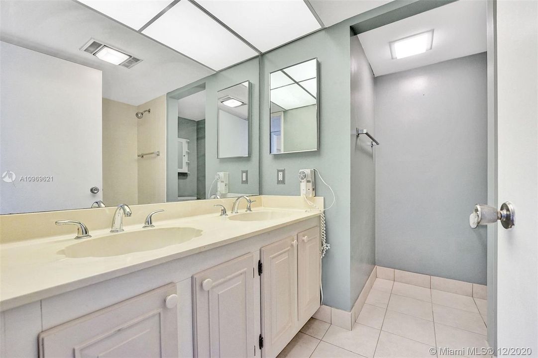 Recently Sold: $109,900 (2 beds, 2 baths, 1119 Square Feet)