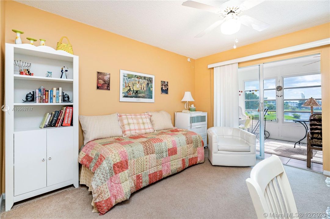 Vendido Recientemente: $159,900 (2 camas, 2 baños, 1000 Pies cuadrados)