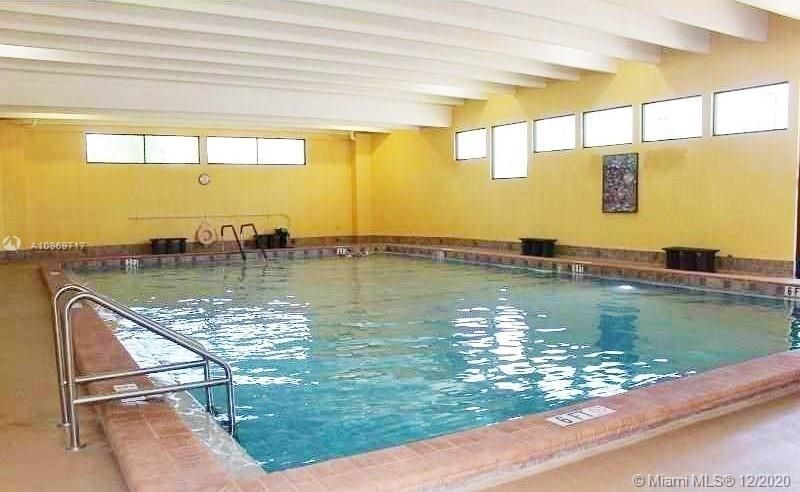 Vendido Recientemente: $159,900 (2 camas, 2 baños, 1000 Pies cuadrados)