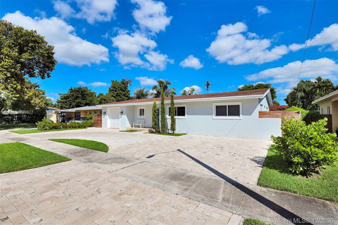 Vendido Recientemente: $535,000 (3 camas, 2 baños, 1432 Pies cuadrados)