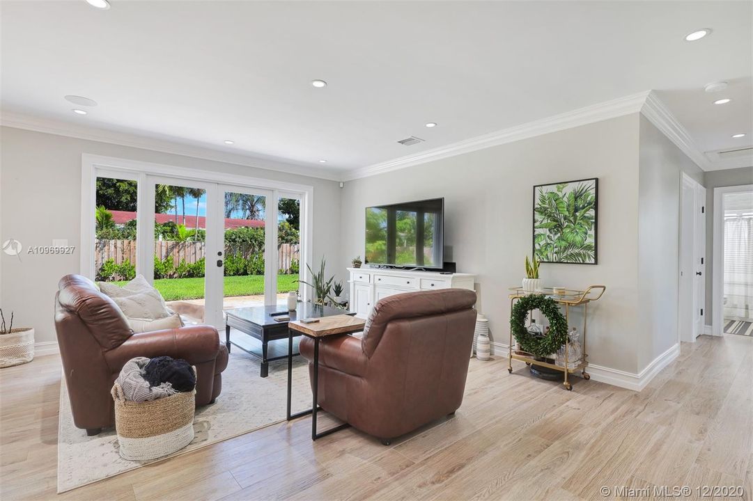 Vendido Recientemente: $535,000 (3 camas, 2 baños, 1432 Pies cuadrados)