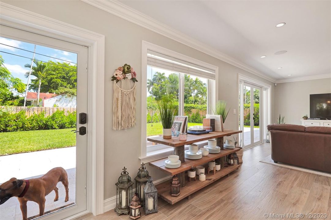 Vendido Recientemente: $535,000 (3 camas, 2 baños, 1432 Pies cuadrados)