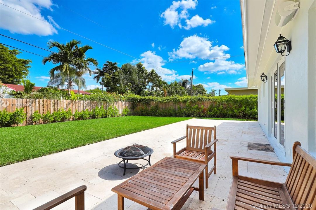 Vendido Recientemente: $535,000 (3 camas, 2 baños, 1432 Pies cuadrados)