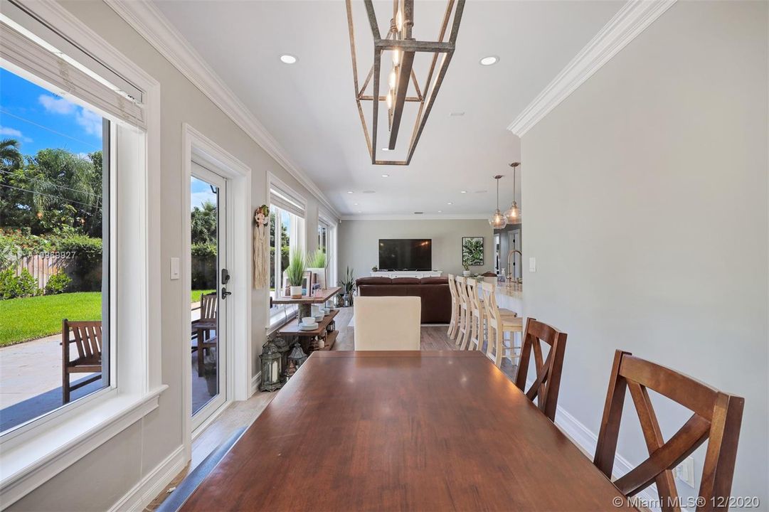 Vendido Recientemente: $535,000 (3 camas, 2 baños, 1432 Pies cuadrados)
