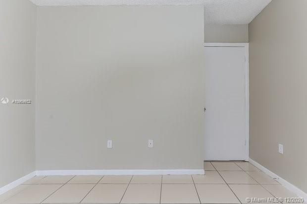 Recently Rented: $2,325 (3 beds, 2 baths, 1970 Square Feet)