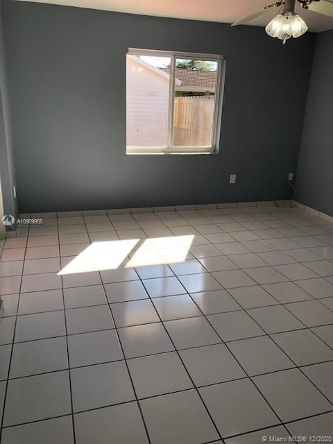 Recientemente alquilado: $2,500 (3 camas, 2 baños, 1342 Pies cuadrados)