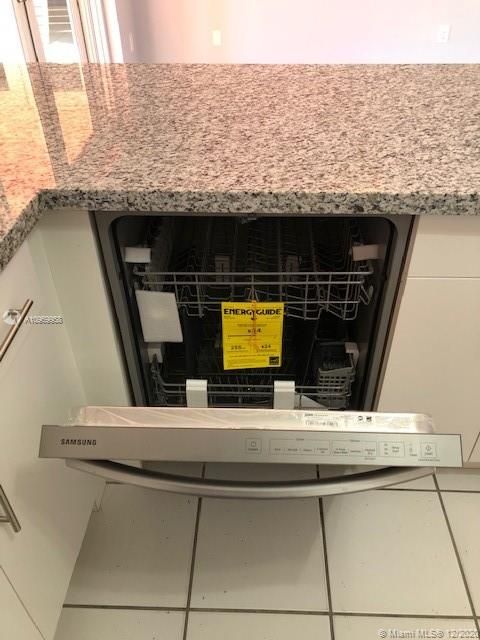 Recientemente alquilado: $2,500 (3 camas, 2 baños, 1342 Pies cuadrados)