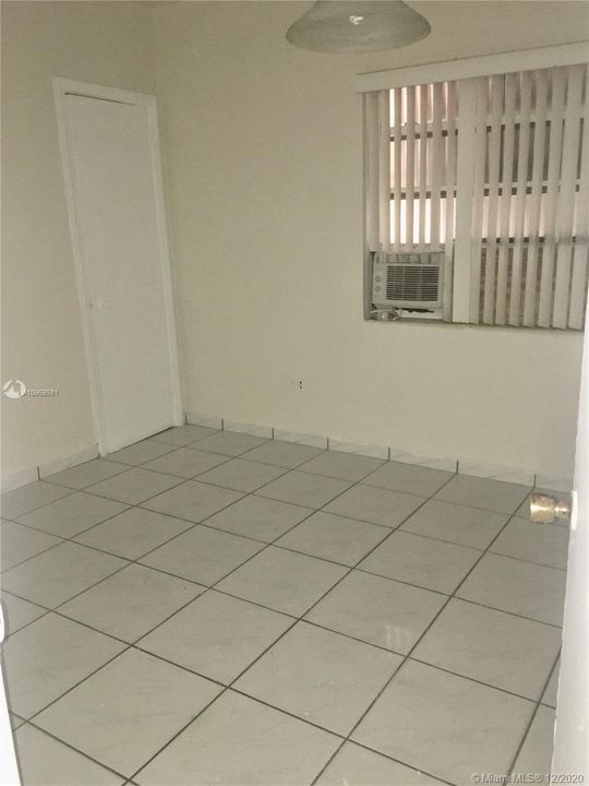 Recientemente alquilado: $1,500 (3 camas, 1 baños, 1012 Pies cuadrados)