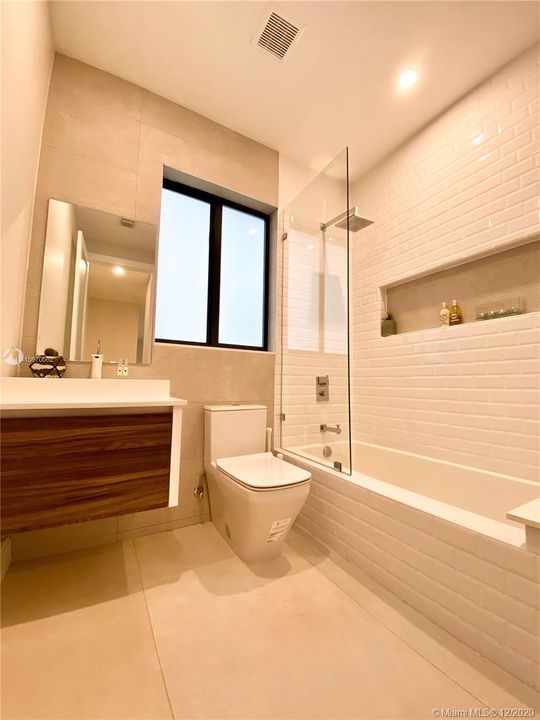 Vendido Recientemente: $1,180,000 (3 camas, 2 baños, 0 Pies cuadrados)