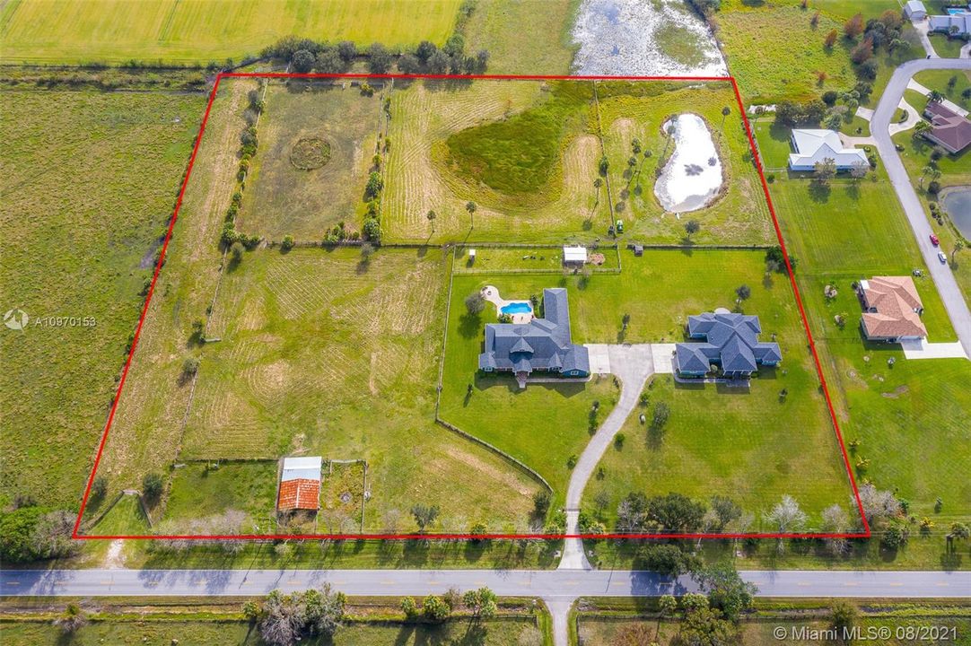 Aerial showing proximity to city/town