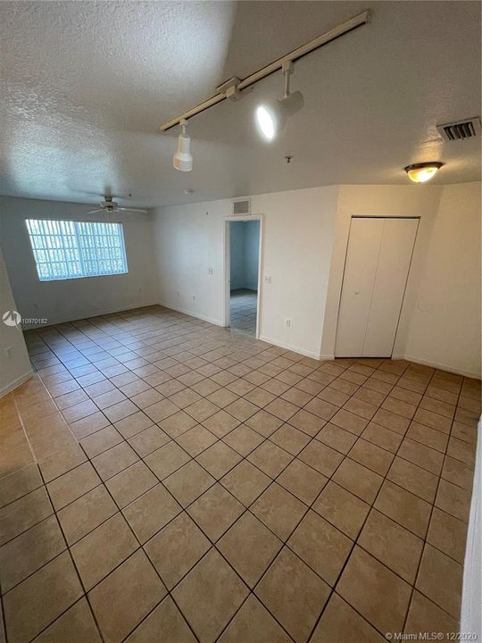 Recently Rented: $641 (3 beds, 2 baths, 1060 Square Feet)