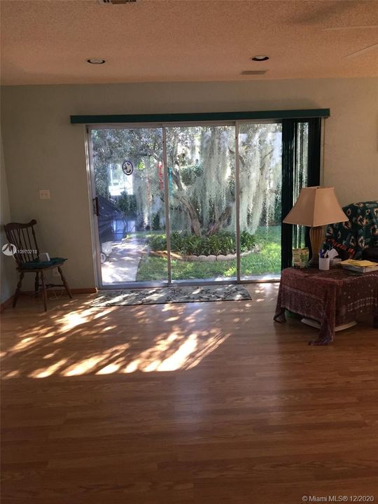 最近售出: $419,000 (3 贝兹, 3 浴室, 1844 平方英尺)