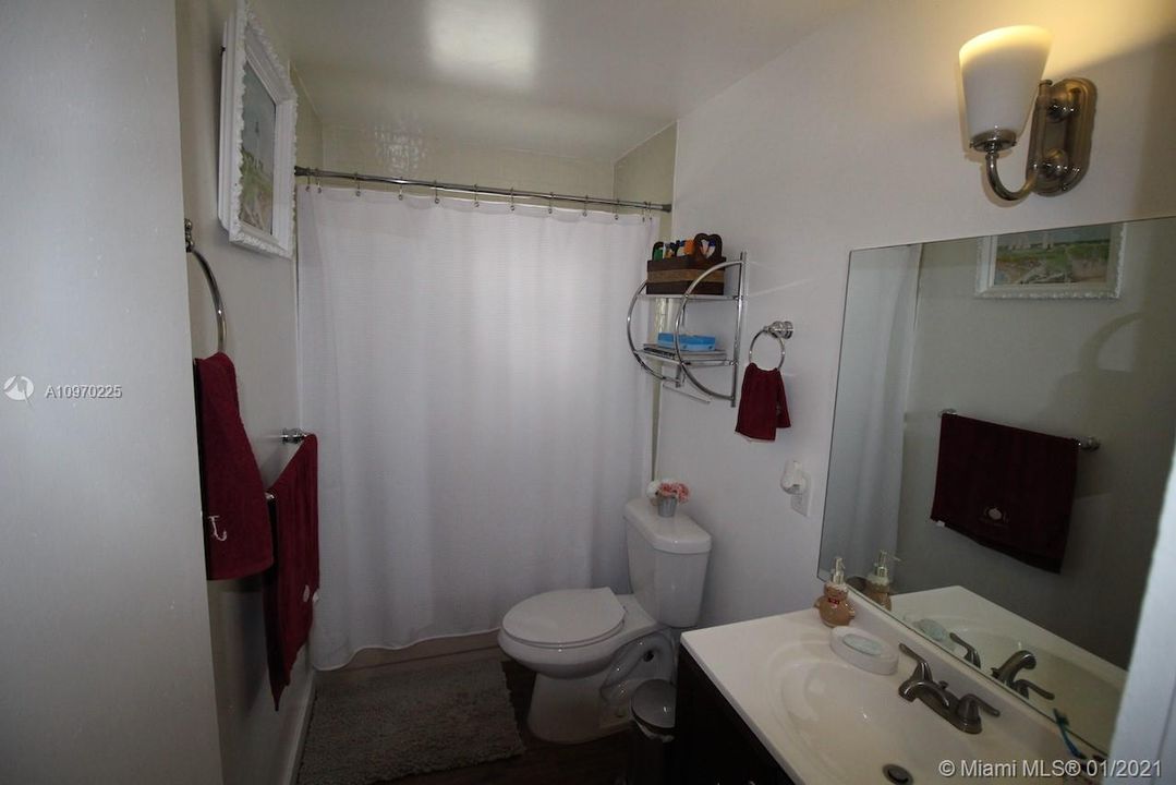 最近租的: $1,600 (2 贝兹, 2 浴室, 998 平方英尺)