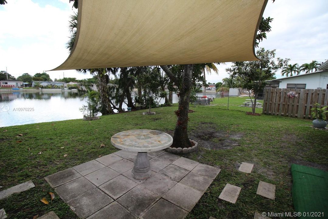 最近租的: $1,600 (2 贝兹, 2 浴室, 998 平方英尺)