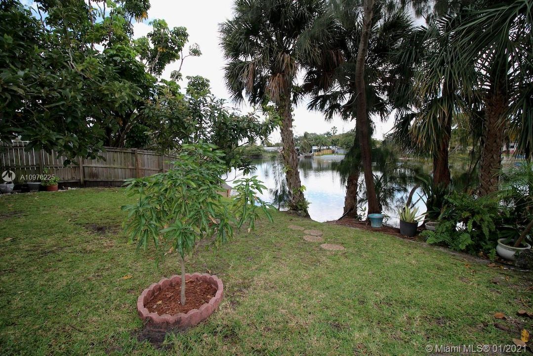 最近租的: $1,600 (2 贝兹, 2 浴室, 998 平方英尺)