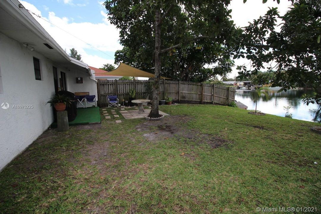 最近租的: $1,600 (2 贝兹, 2 浴室, 998 平方英尺)