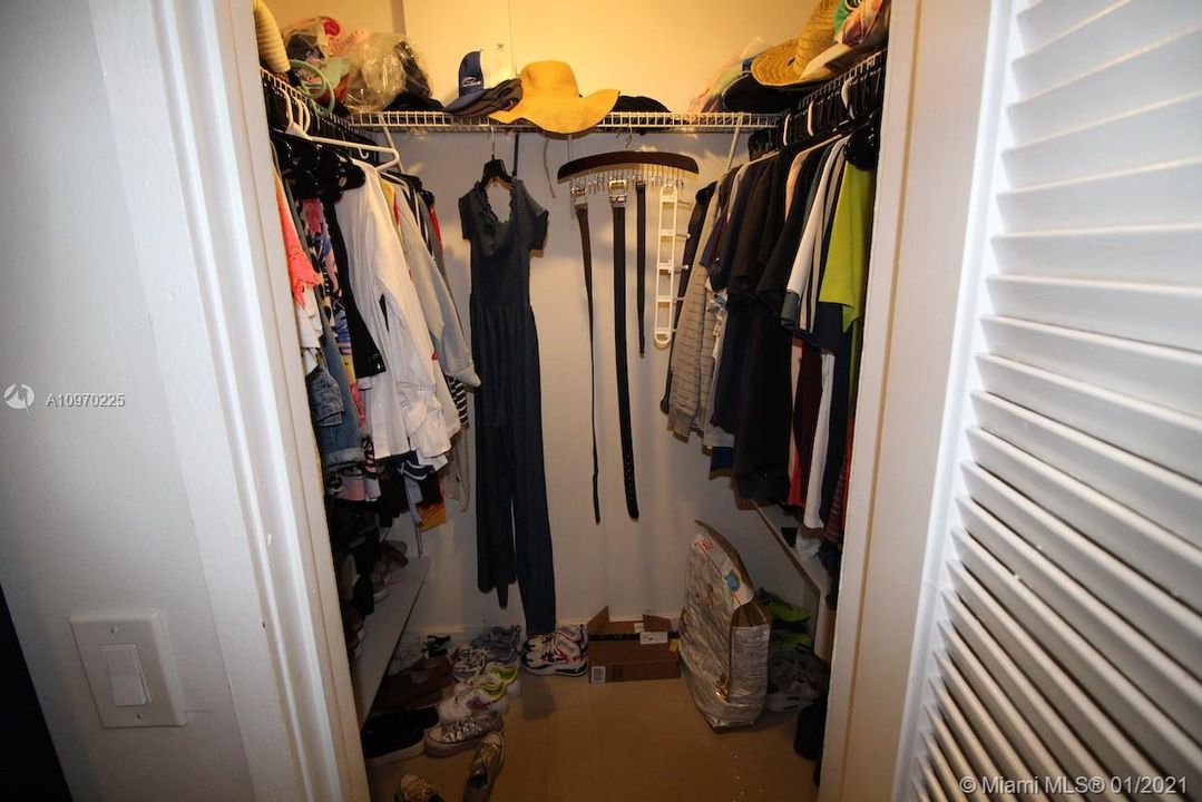 最近租的: $1,600 (2 贝兹, 2 浴室, 998 平方英尺)