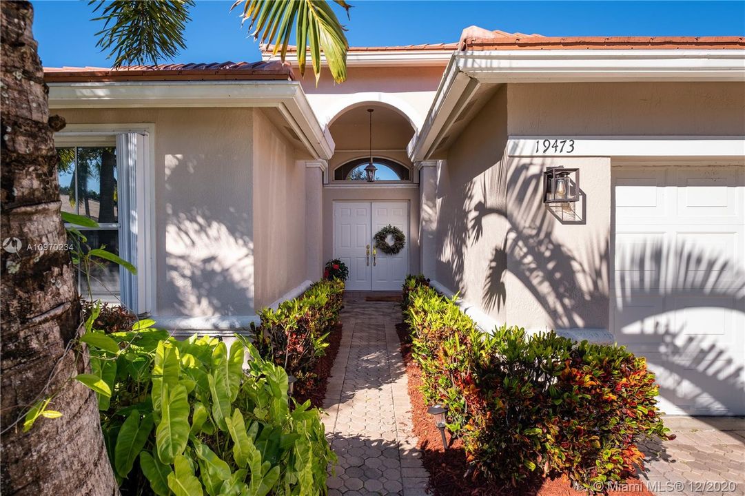 Recently Sold: $595,000 (4 beds, 2 baths, 2392 Square Feet)