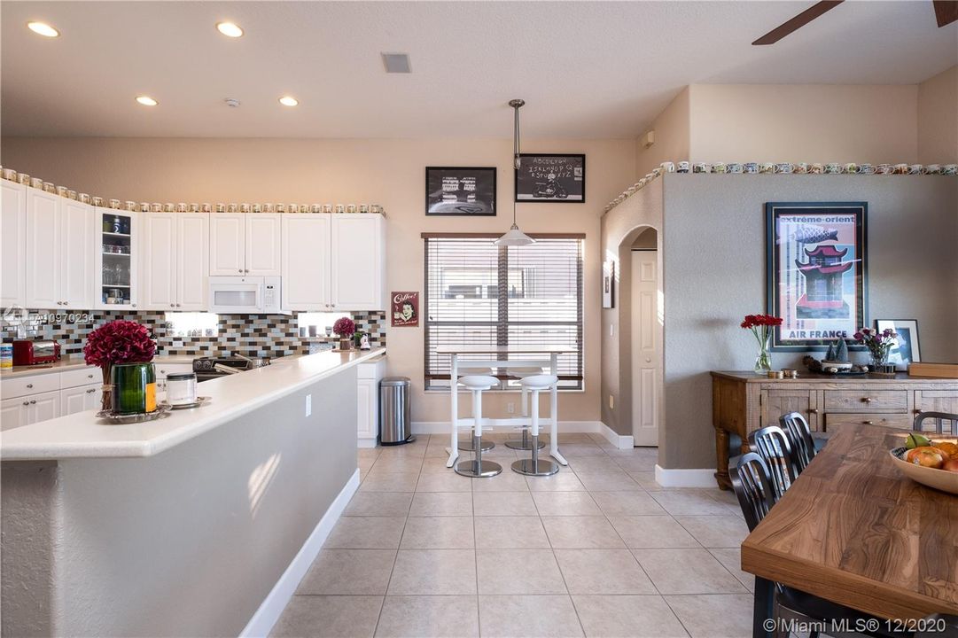 Recently Sold: $595,000 (4 beds, 2 baths, 2392 Square Feet)