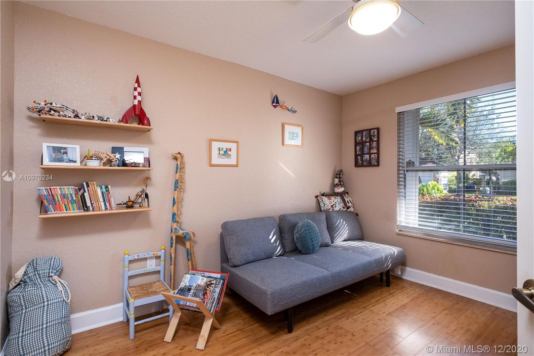 Recently Sold: $595,000 (4 beds, 2 baths, 2392 Square Feet)