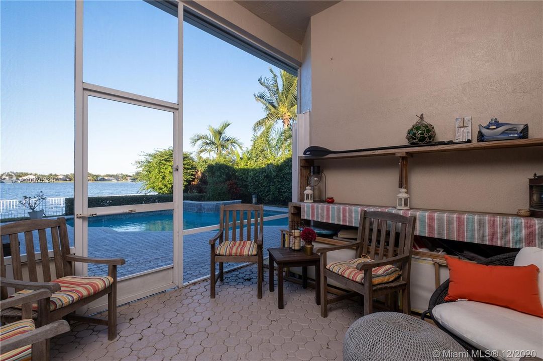 Recently Sold: $595,000 (4 beds, 2 baths, 2392 Square Feet)