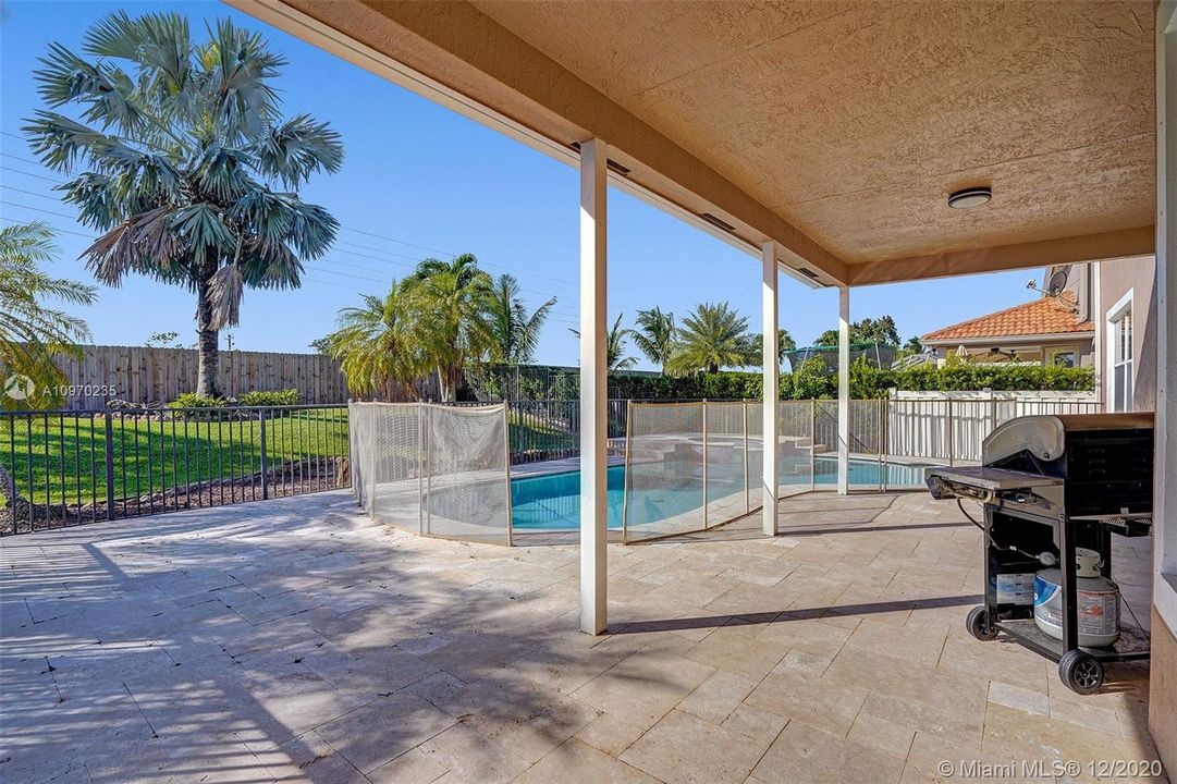 Recently Sold: $580,000 (4 beds, 3 baths, 3252 Square Feet)