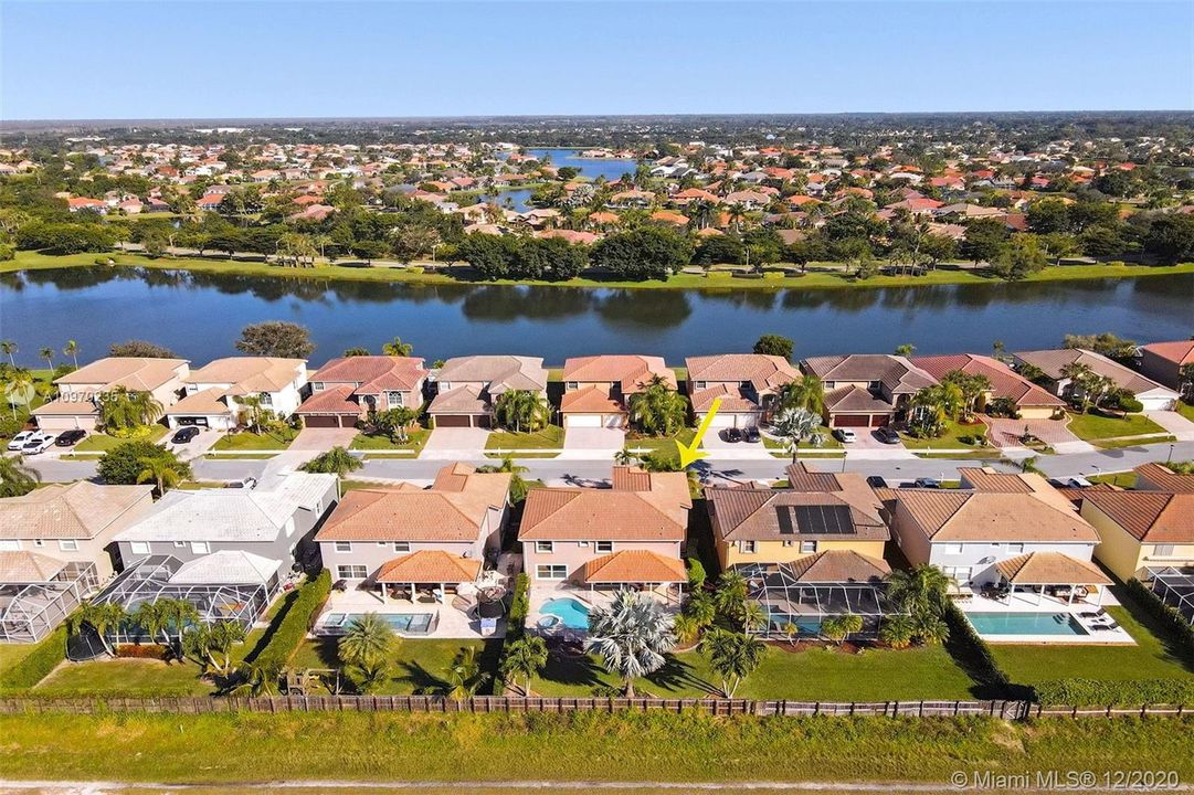 Recently Sold: $580,000 (4 beds, 3 baths, 3252 Square Feet)