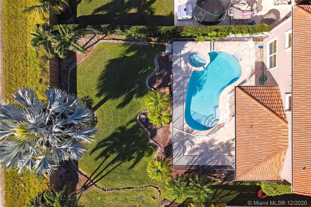 Recently Sold: $580,000 (4 beds, 3 baths, 3252 Square Feet)