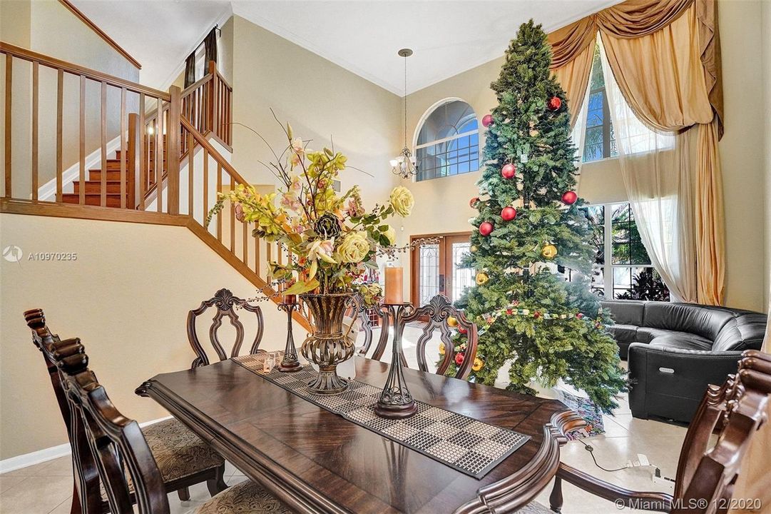 Recently Sold: $580,000 (4 beds, 3 baths, 3252 Square Feet)