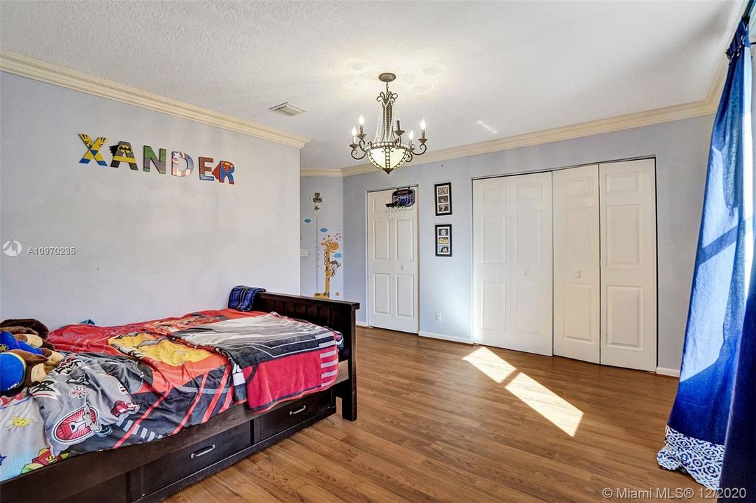 Recently Sold: $580,000 (4 beds, 3 baths, 3252 Square Feet)