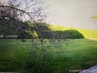 Vendido Recientemente: $450,000 (5 camas, 3 baños, 2687 Pies cuadrados)