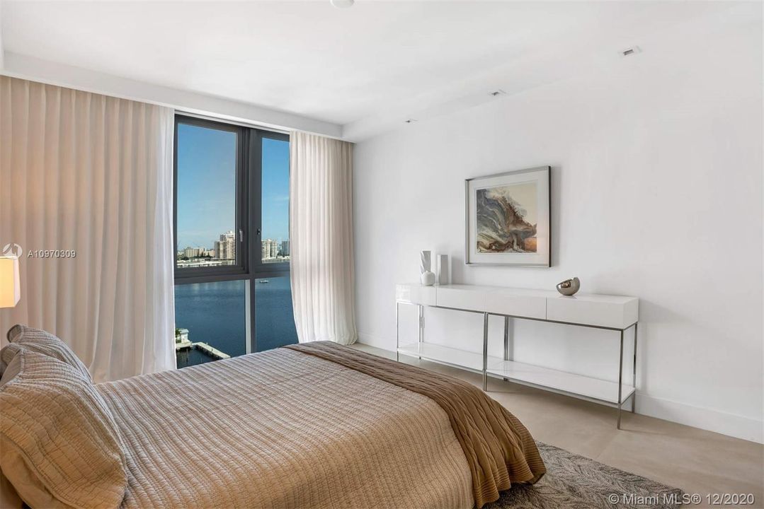Recently Sold: $1,720,000 (3 beds, 3 baths, 2225 Square Feet)