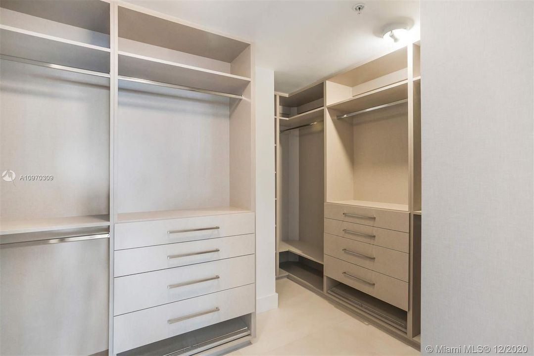 Recently Sold: $1,720,000 (3 beds, 3 baths, 2225 Square Feet)