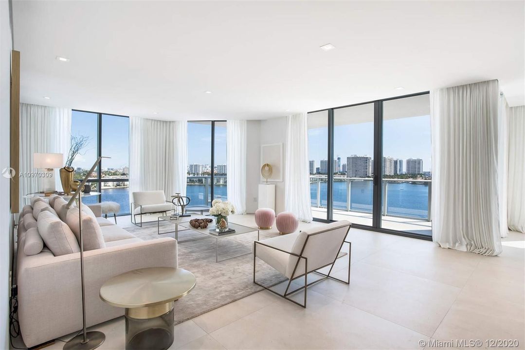 Recently Sold: $1,720,000 (3 beds, 3 baths, 2225 Square Feet)