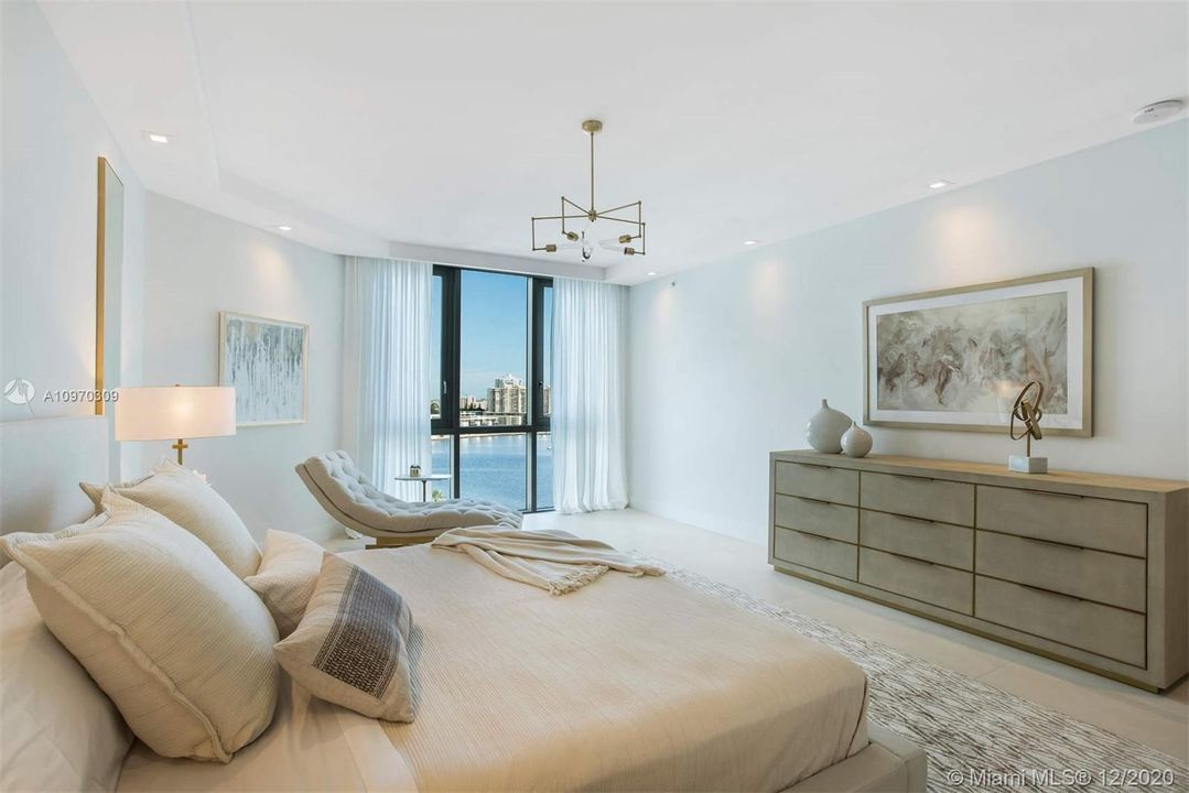 Recently Sold: $1,720,000 (3 beds, 3 baths, 2225 Square Feet)