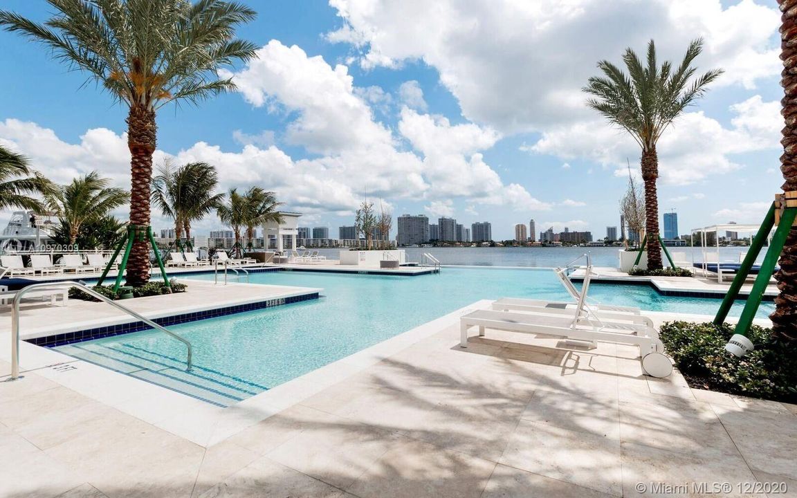 Recently Sold: $1,720,000 (3 beds, 3 baths, 2225 Square Feet)