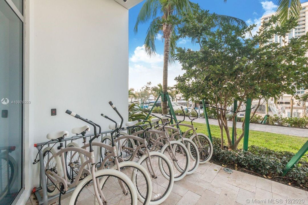 Recently Sold: $1,720,000 (3 beds, 3 baths, 2225 Square Feet)