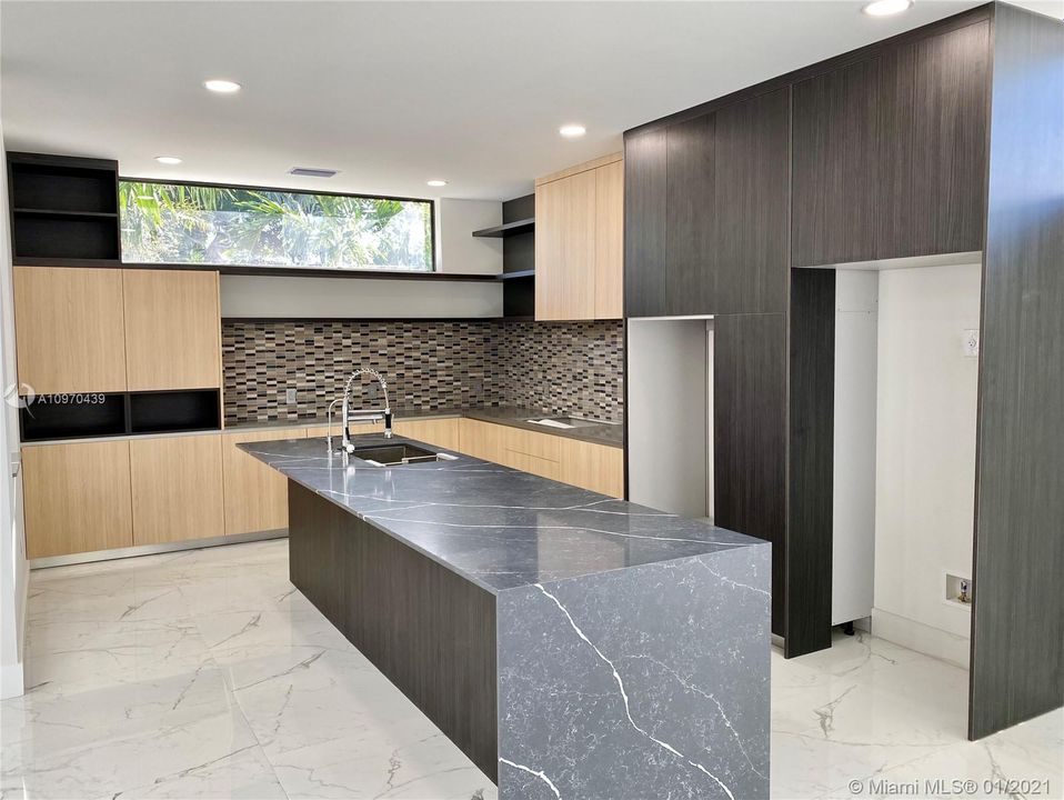 Recently Sold: $1,499,000 (3 beds, 3 baths, 0 Square Feet)