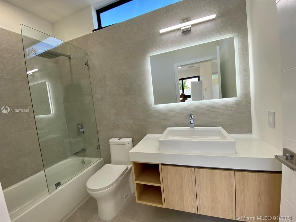 Recently Sold: $1,499,000 (3 beds, 3 baths, 0 Square Feet)