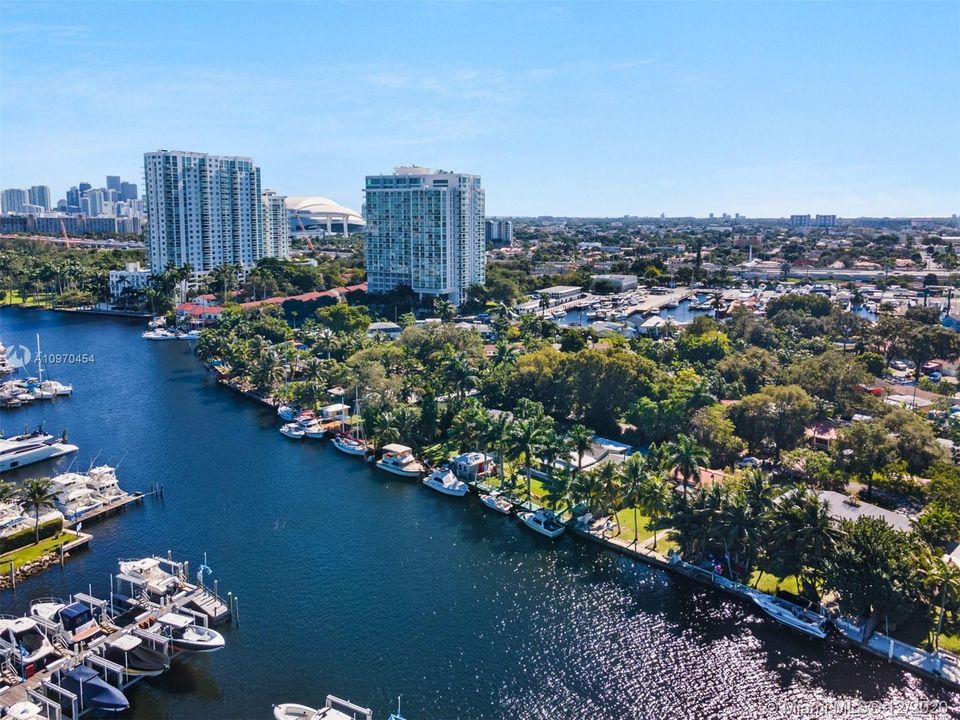 Vendido Recientemente: $860,000 (4 camas, 2 baños, 1152 Pies cuadrados)