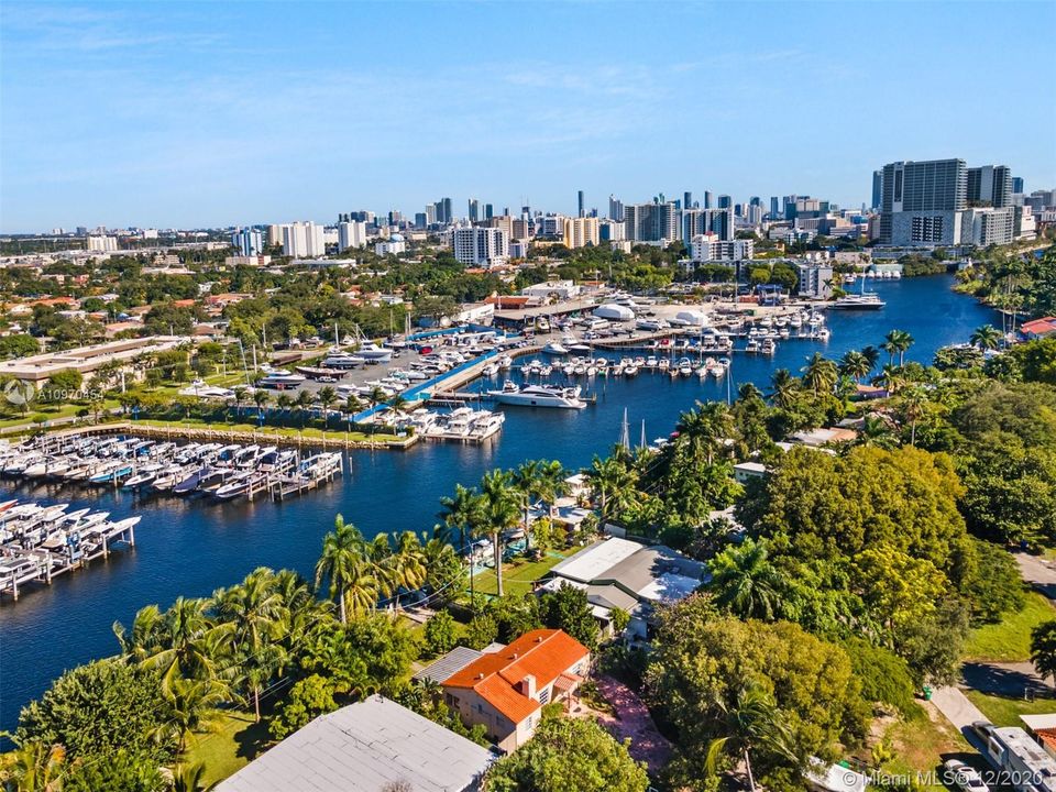 Vendido Recientemente: $860,000 (4 camas, 2 baños, 1152 Pies cuadrados)